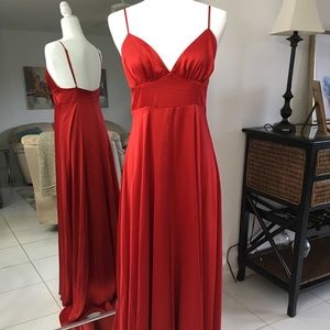 Maxi red dress